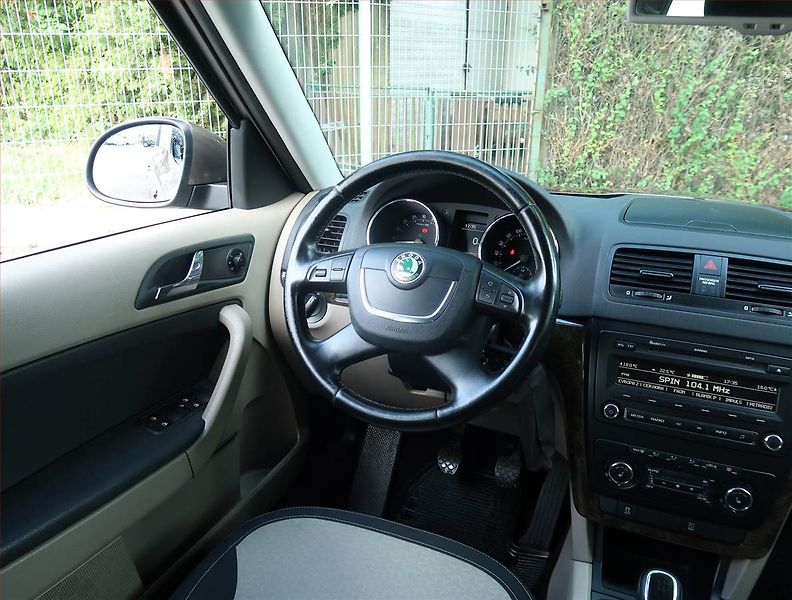 Škoda Yeti (2011) 2.0 TDI, ČR,1.maj, Serv.kniha - fotka 7 z 18