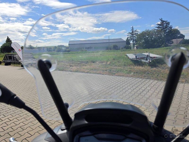 Piaggio Beverly 300 S (2025) - fotka 18 z 20