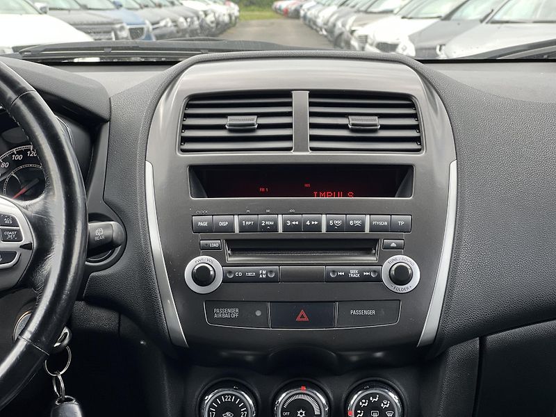 Mitsubishi ASX 1.8DI-D 4x4 KLIMA TEMPOMAT ALU - fotka 17 z 39