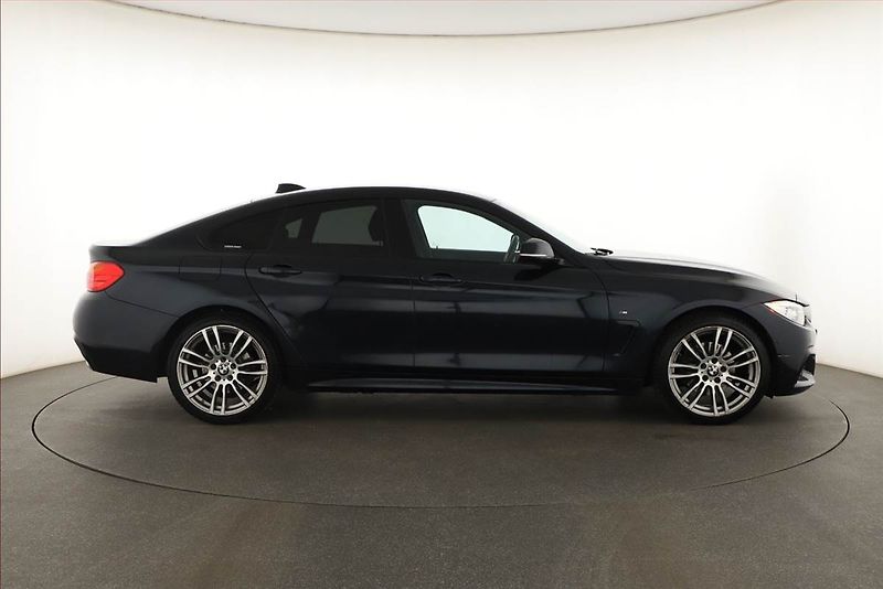 BMW Řada 4 (2017) 420d xDrive, 4X4, Automat - fotka 6 z 15