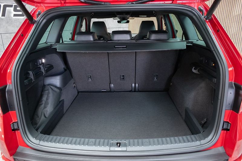 Škoda Kodiaq 2.0 TDI 4x4*SPORTLINE*TAŽNÉ*ČR - fotka 47 z 51
