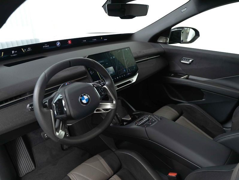 BMW iX3 50 xDrive - fotka 5 z 7