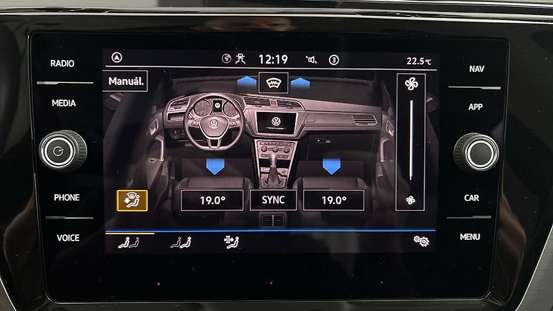 Volkswagen Touran 2.0 TDI Comfortline - fotka 24 z 26