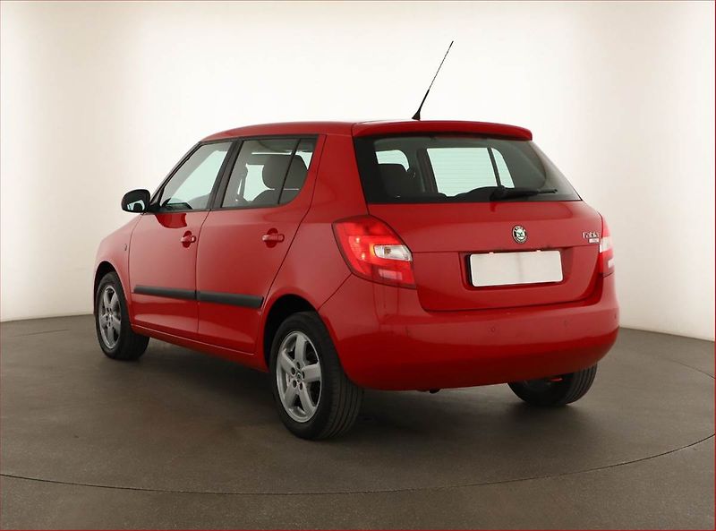 Škoda Fabia (2010) Ambiente 1.2 TSI, po STK - fotka 4 z 14