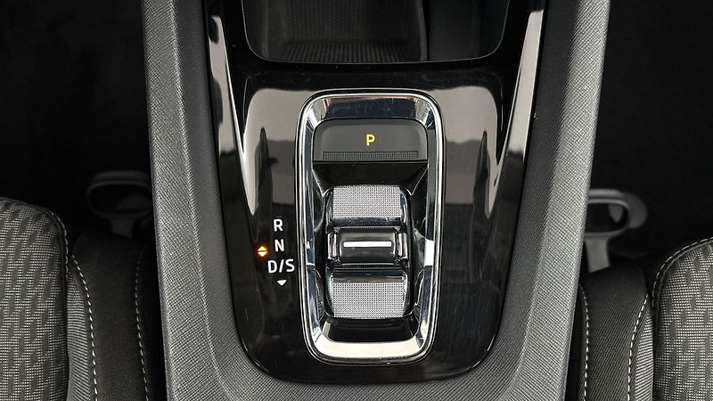 Škoda Octavia 2.0 TDI DSG Style Combi - fotka 22 z 25