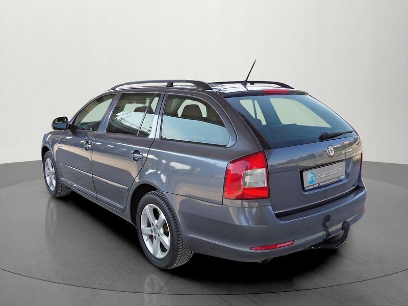 Škoda Octavia 2.0TDI Family Tažné Serviska - fotka 3 z 29
