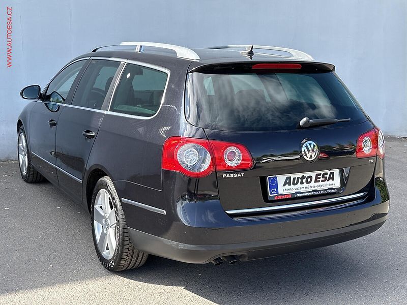 Volkswagen Passat (2007) 1.9 TDi, Comfortline - fotka 6 z 14