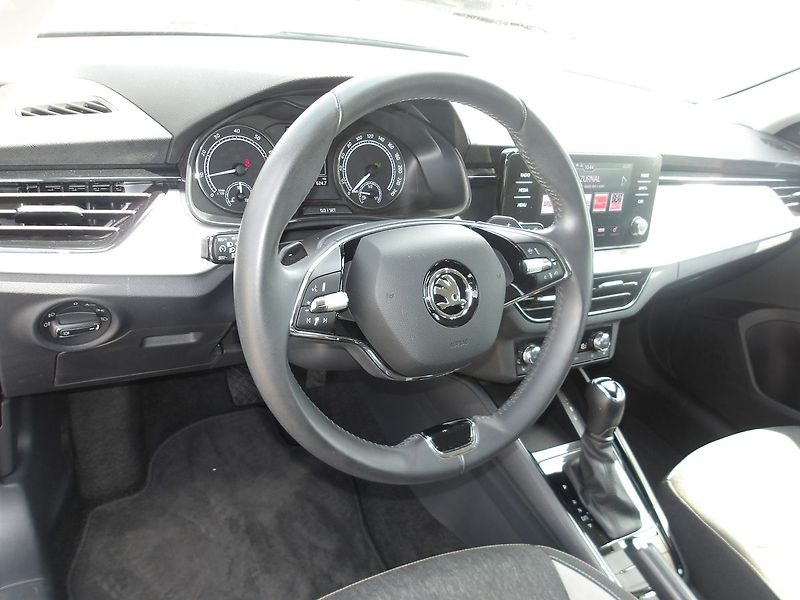 Škoda Kamiq 1,5TSi AUTOMAT !!! 1.MAJITEL ! - fotka 25 z 28