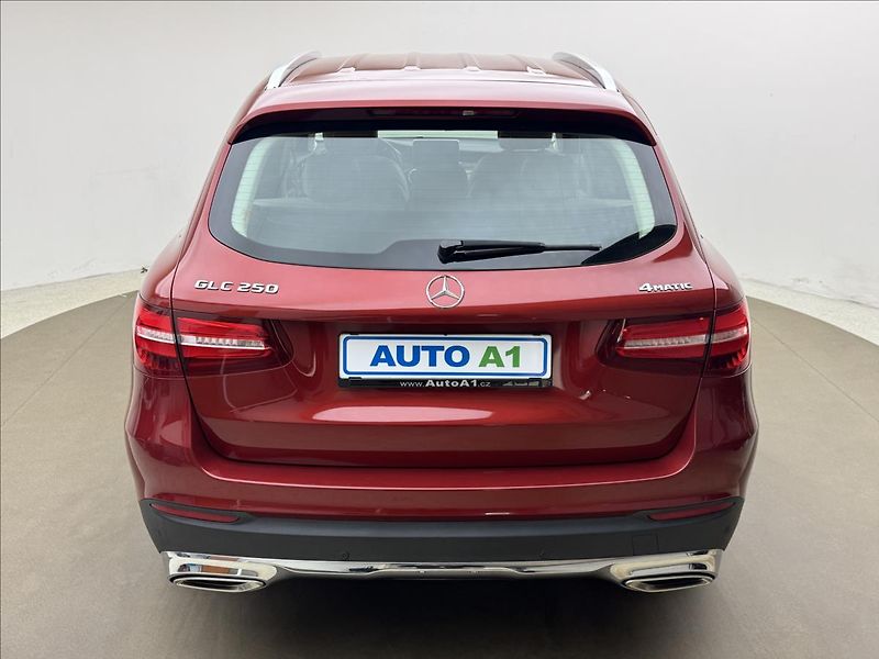 Mercedes-Benz GLC 2,0 DPH 4X4 LED KŮŽE 2XKOLA CZ - fotka 5 z 43