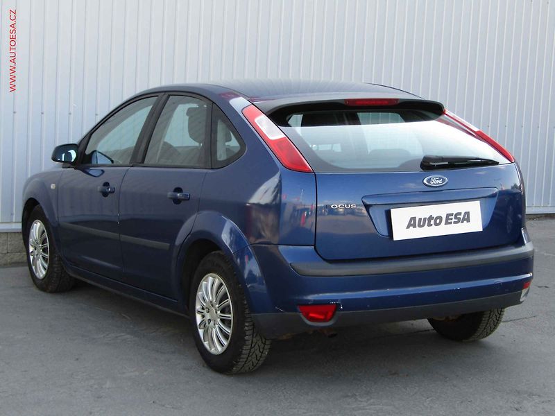 Ford Focus (2007) 1.6i, AC - fotka 6 z 14