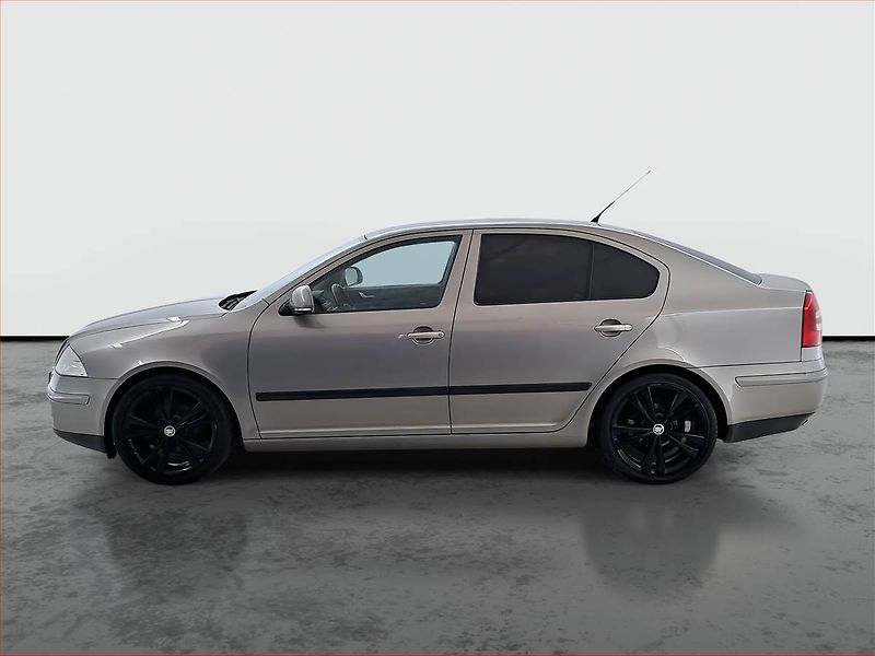 Škoda Octavia (2012) 1.6, Serv.kniha, po STK - fotka 3 z 13