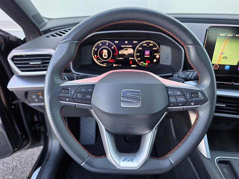 Seat Leon 2.0TDI DSG FR-Line Matrix DPH - fotka 10 z 27