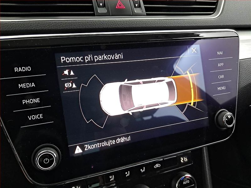 Škoda Superb (2022) 2.0 TDI, Automat, Navi - fotka 16 z 19
