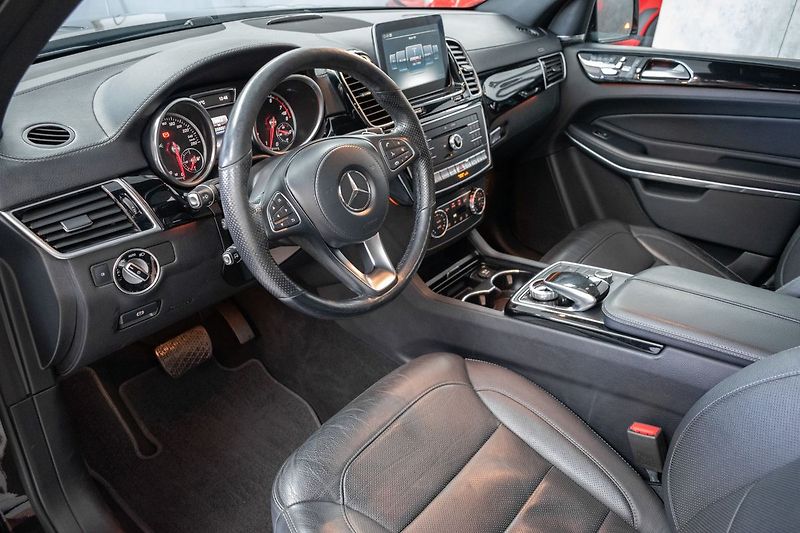 Mercedes-Benz GLS 500 4MAT*AMG*AIR* REZERVACE - fotka 11 z 65