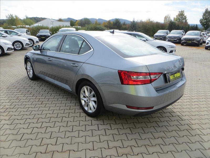 Škoda Superb 1,5 TSI 110kW Style - fotka 5 z 27
