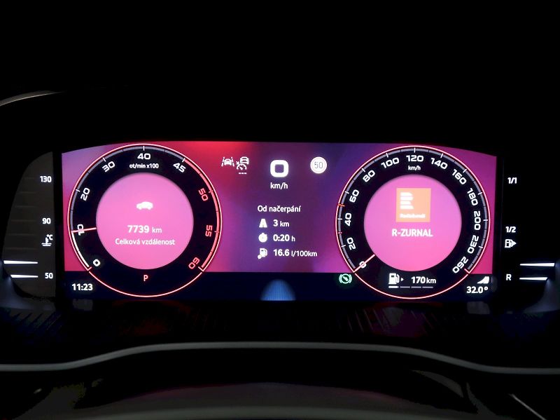 Škoda Octavia (2025) SPORTLINE 2.0TDI 110KW LED MAT - fotka 20 z 43