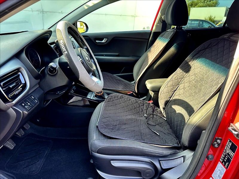 Kia Stonic 1,6 CRDi Aut.klima,Kamera - fotka 14 z 39