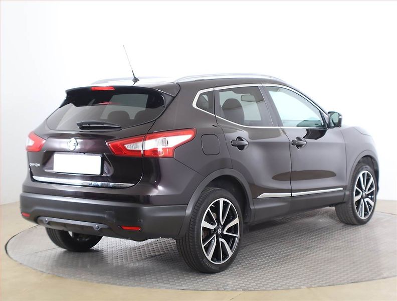 Nissan Qashqai (2016) 1.6 dCi, Kůže, Navi, Tempomat - fotka 5 z 17
