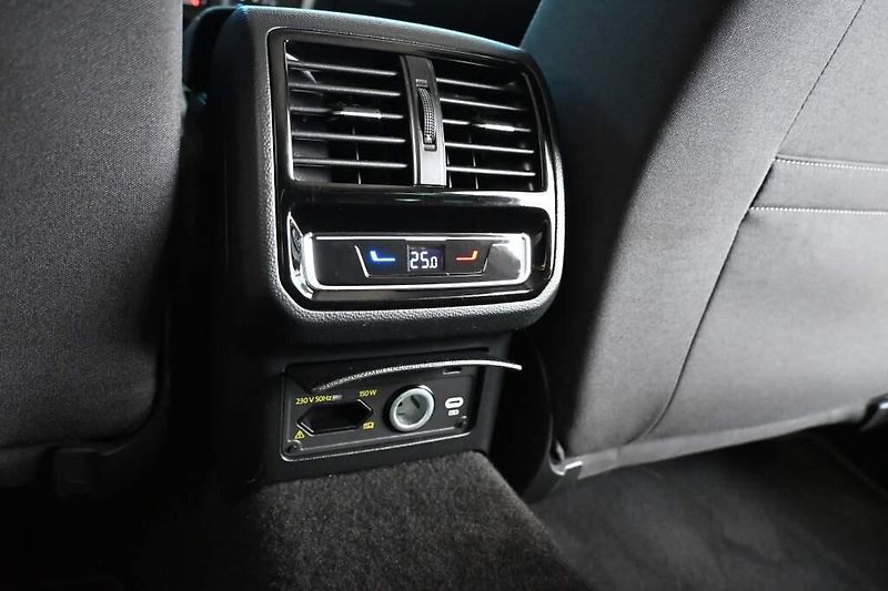 Volkswagen Passat (2023) 2.0 LED DSG ACC Kamera Tažné T - fotka 26 z 34