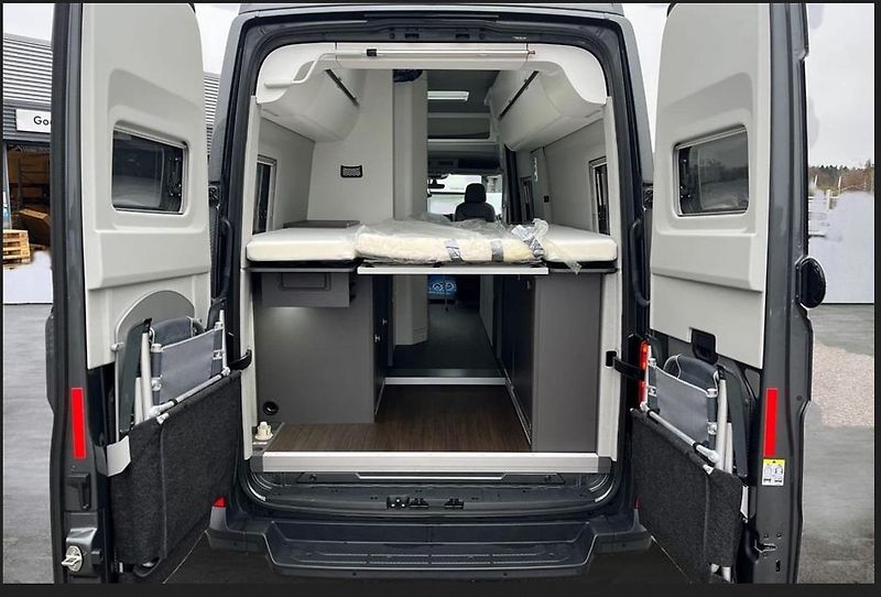 Volkswagen Grand California 680 2.0 TDI 4x4 - max 3880 kg - fotka 25 z 27