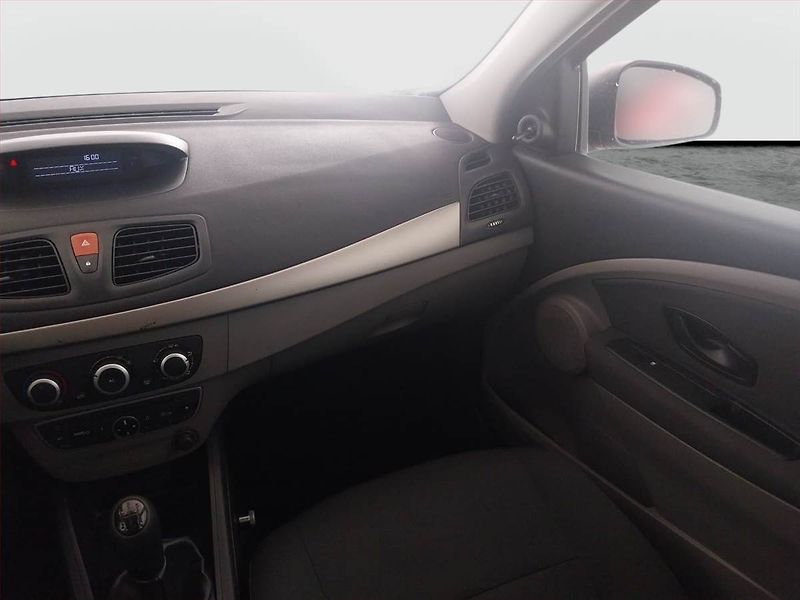 Renault Mégane (2010) 1.6 16V, po STK, Tažné - fotka 8 z 17
