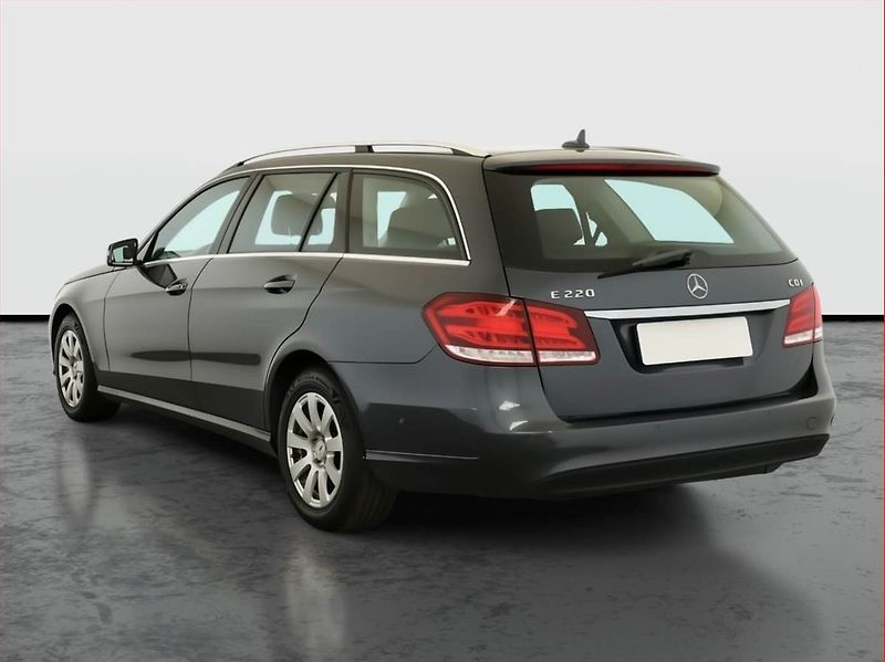 Mercedes-Benz Třídy E (2013) Elegance E 220 CDI, Automat - fotka 4 z 20