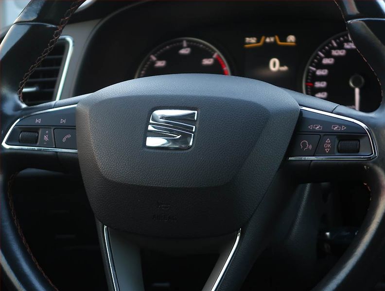 Seat Leon (2015) X-Perience 1.6 TDI, Navi - fotka 20 z 20
