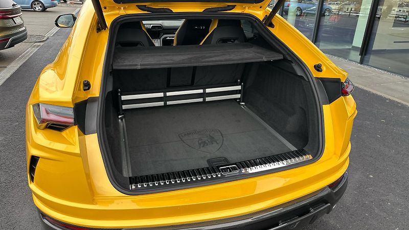 Lamborghini Urus (2021) Pearl Capsule, Záruka - fotka 12 z 15