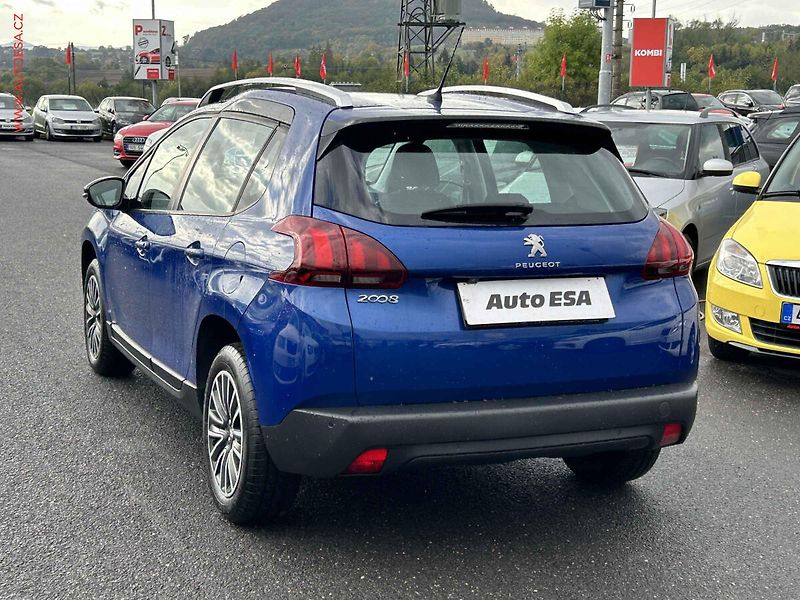 Peugeot 2008 (2019) 1.2PT, 1.maj,ČR - fotka 6 z 16