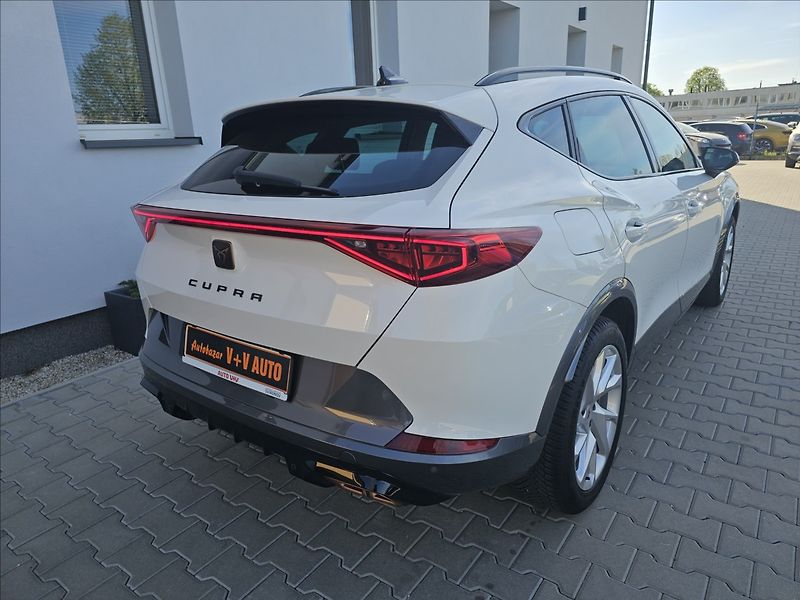 Cupra Formentor 1,4 eTSi 150KW eHYBRID DSG - fotka 8 z 48