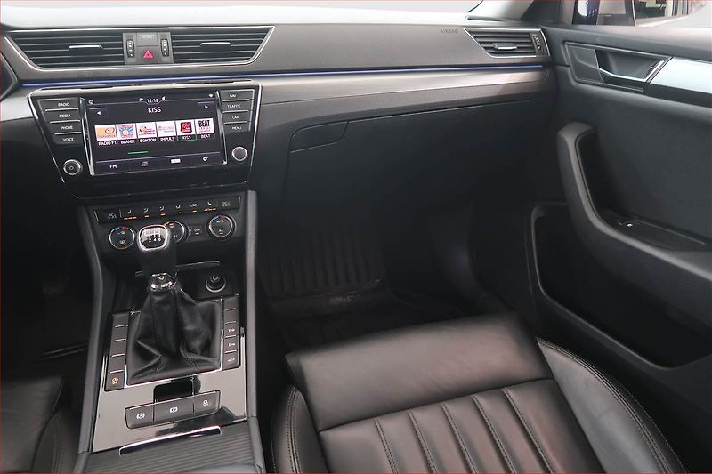 Škoda Superb (2016) Style 1.6 TDI, Kůže, Navi - fotka 8 z 22