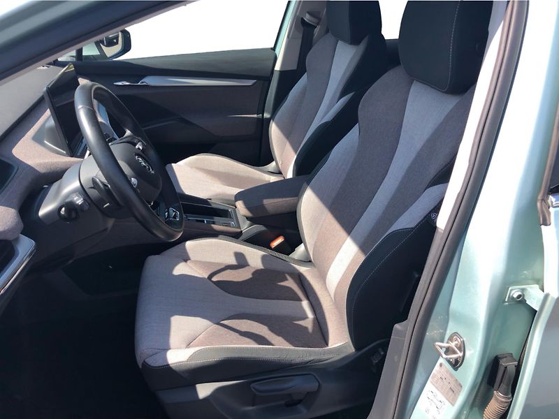 Škoda Enyaq iV 80 150 kW 82 kWh TČ SoH: 90 - fotka 11 z 30