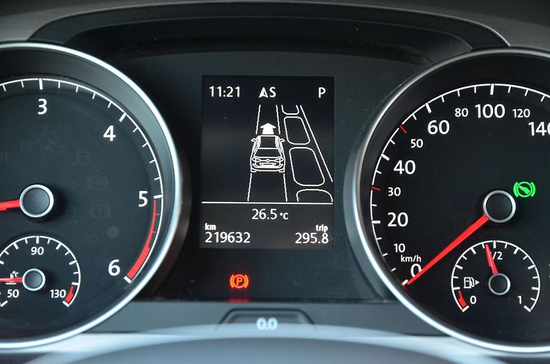 Volkswagen Golf (2014) 2.0 TDi 110kW DSG Comfortline - fotka 25 z 43