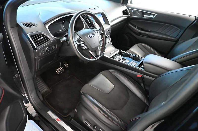 Ford Edge (2019) 2.0 ST-LINE 4x4 175KW LED ACC - fotka 11 z 48