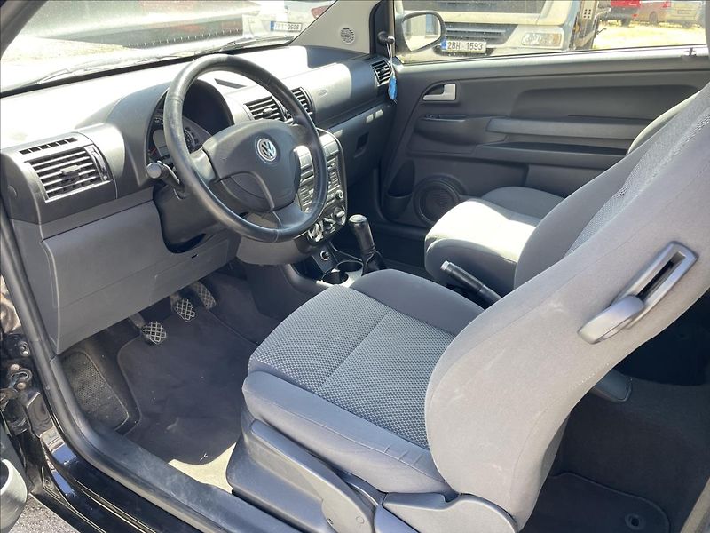 Volkswagen Fox jen 96. tis. km*nová STK* - fotka 9 z 35