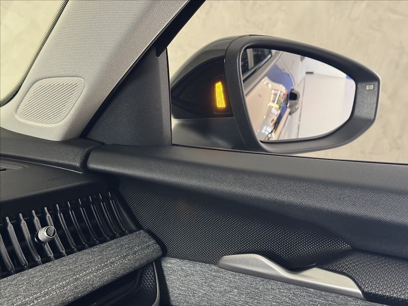 Škoda Superb 2,0 TDi  DSG Selection Assist - fotka 47 z 50