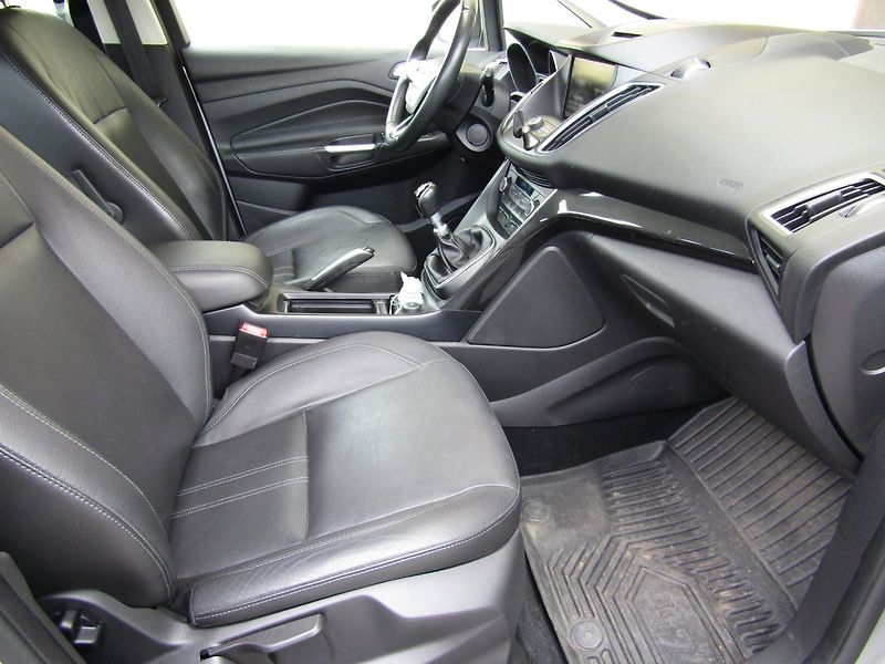 Ford Grand C-MAX (2016) 1.5 TDCi 88kW - fotka 25 z 37