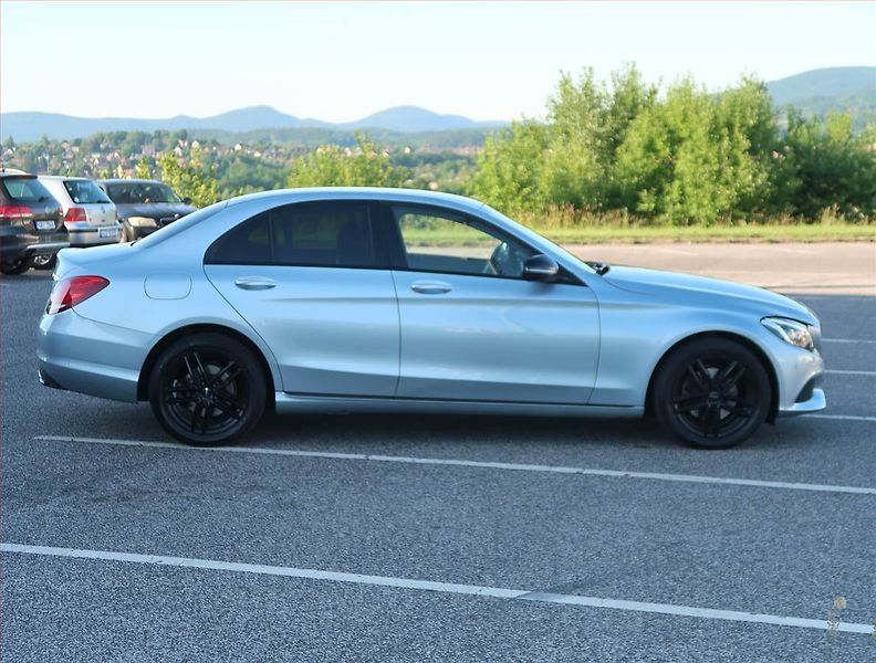 Mercedes-Benz Třídy C (2017) C 220 d 4MATIC , 4X4, Automat - fotka 6 z 14