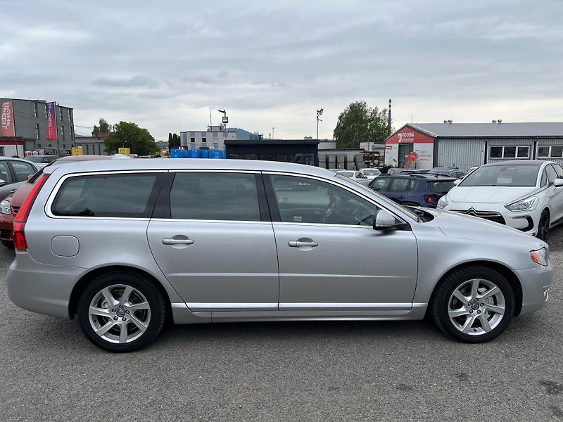 Volvo V70 2.0D D4 AUTOMAT KŮŽE KLIMA - fotka 5 z 41