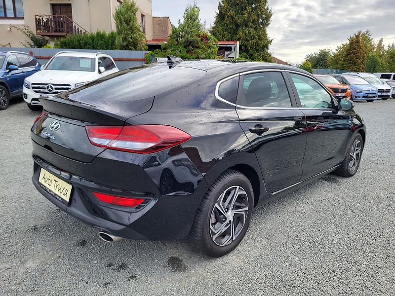 Hyundai i30 FASTBACK 1.5 T-GDI mHEV 118kW - fotka 4 z 47
