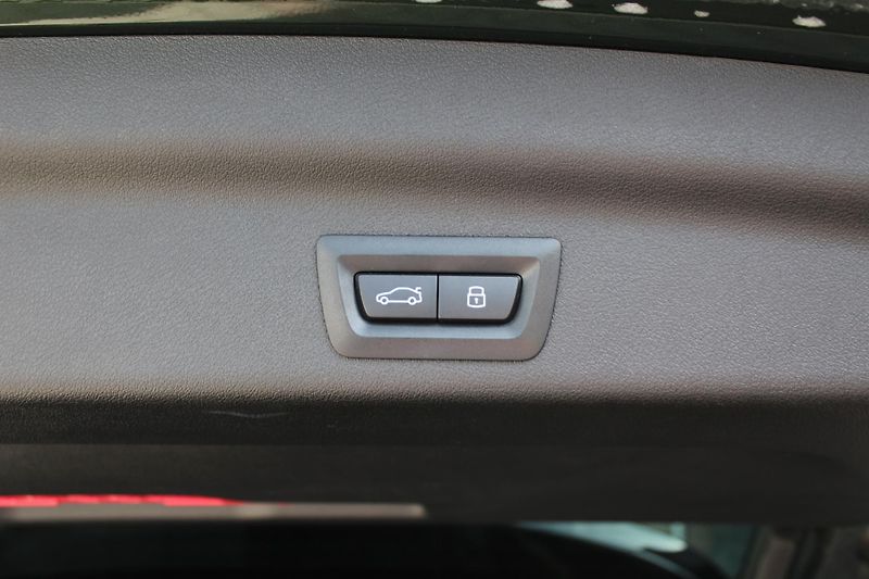 BMW iX1 eDrive20 - fotka 23 z 24