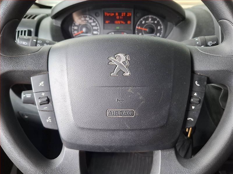 Peugeot Boxer (2023) 2.2 BlueHDi, Maxi, 14m3, 1.0t - fotka 16 z 16