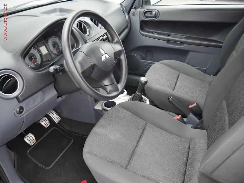 Mitsubishi Colt (2013) 1.2i - fotka 9 z 13