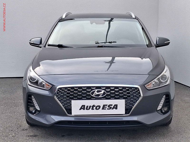 Hyundai i30 (2017) 1.4 T-GDi, 2.maj,ČR, Style - fotka 2 z 21