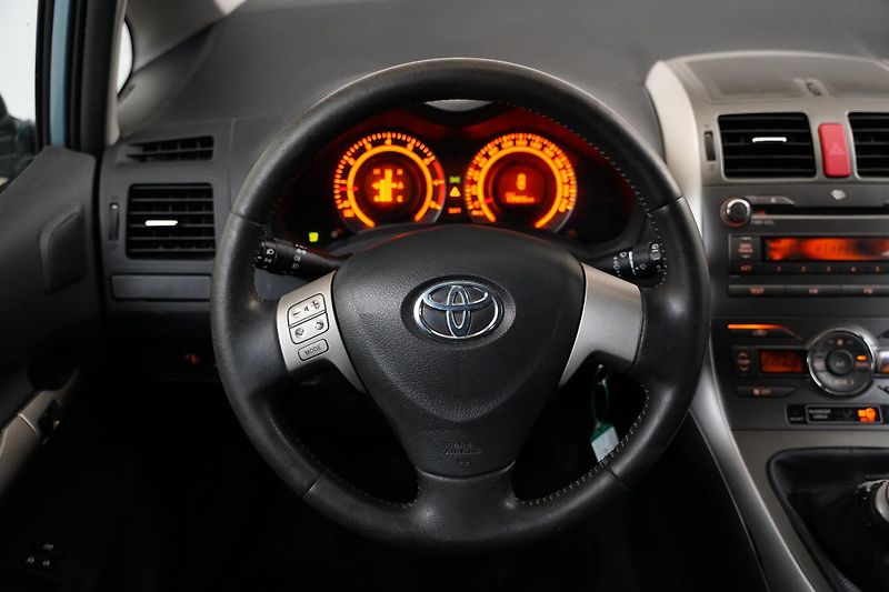 Toyota Auris - fotka 14 z 20