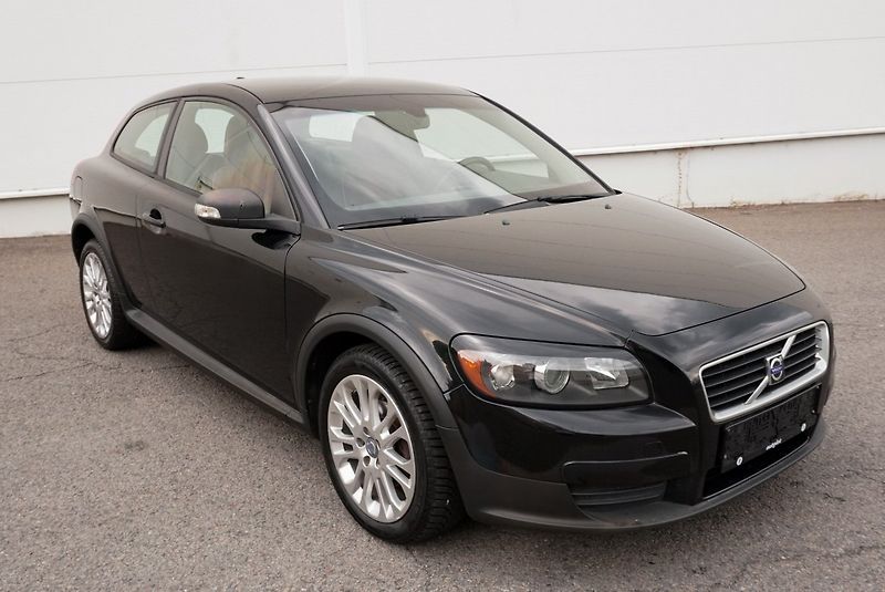 Volvo C30 1.6 16V Kinetic - fotka 3 z 36