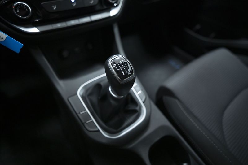 Hyundai i30 1,5 CVVT KAMERA 1. MAJITEL ČR - fotka 16 z 31