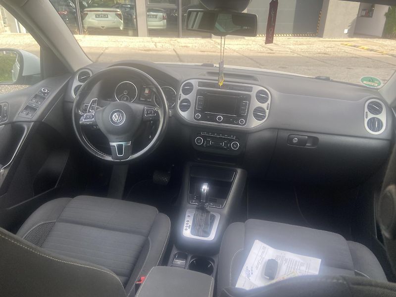 Volkswagen Tiguan (2014) 2.0 TDI - R-line CUP 4x4 - fotka 30 z 47