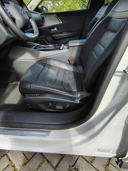 Citroën C5 X (2023) - fotka 18 z 30