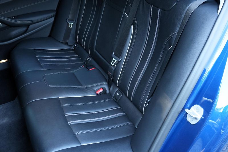 BMW Řada 5 540i xDrive, ČR, ACC, Harman - fotka 36 z 40